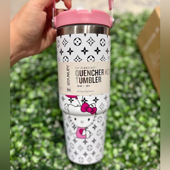 Customized Stanley Hello Kitty Flip Straw Tumbler 30 oz - Picture 3 of 3